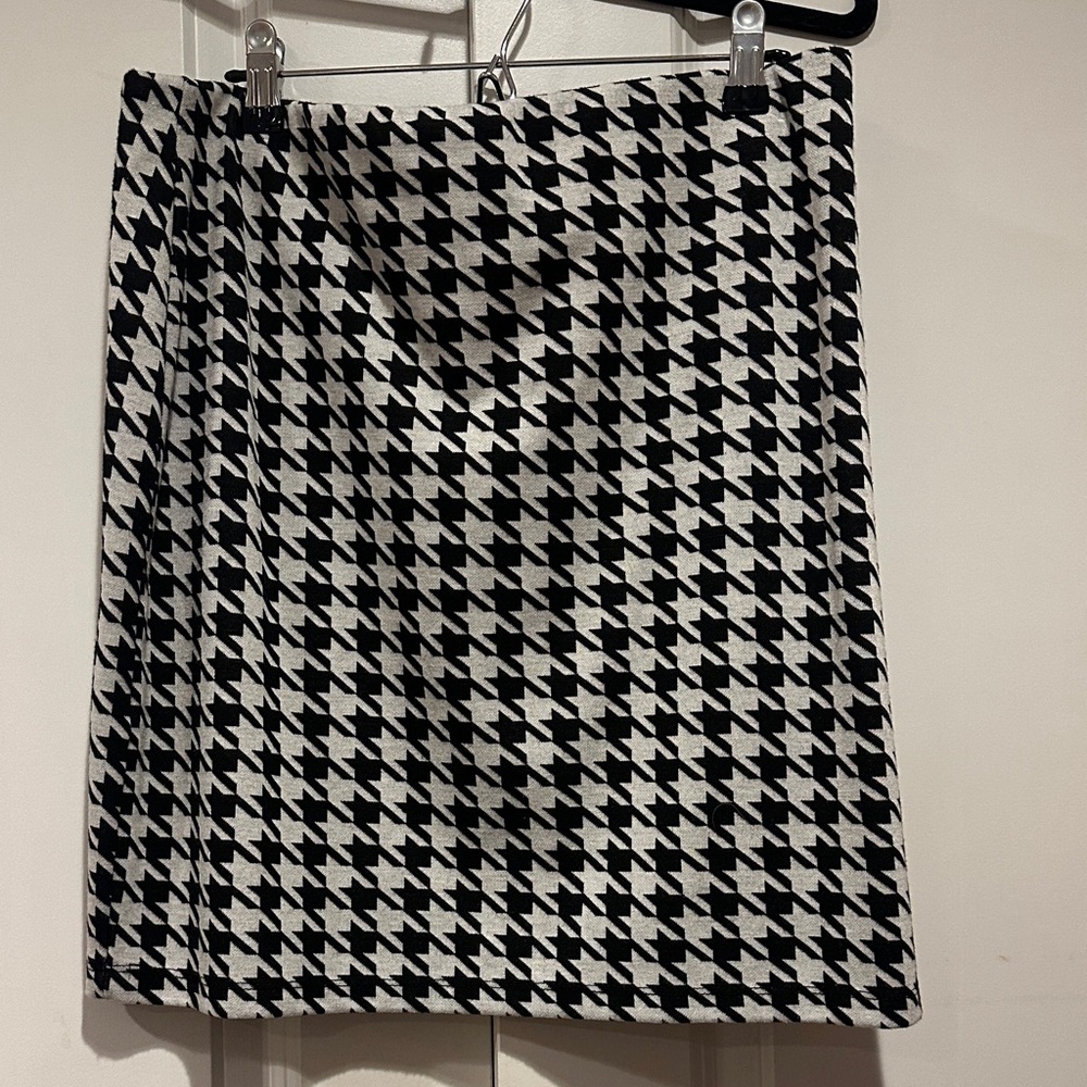 New Look Black and White Houndstooth Mini Skirt
